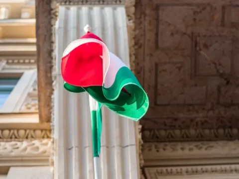 Вибори в Угорщині: у Орбана кажуть, що опозиція купляє голоси