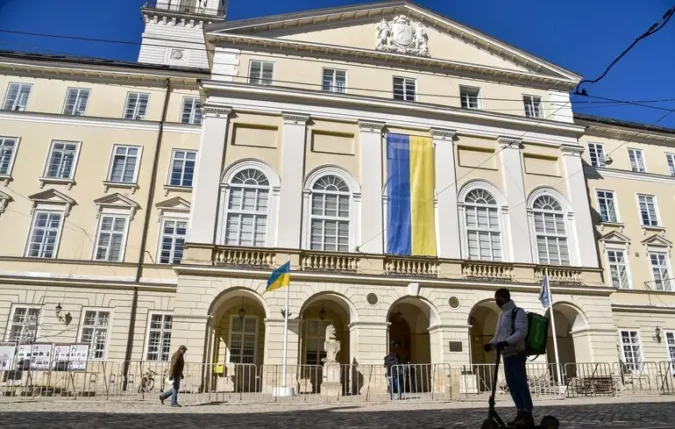 Львів закликав Туска не політизувати історію з розривом контракту на будівництво сміттєпереробного заводу