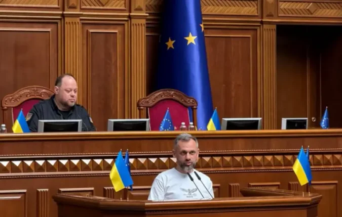 Андрій Левус склав присягу народного депутата замість померлого Степана Кубіва