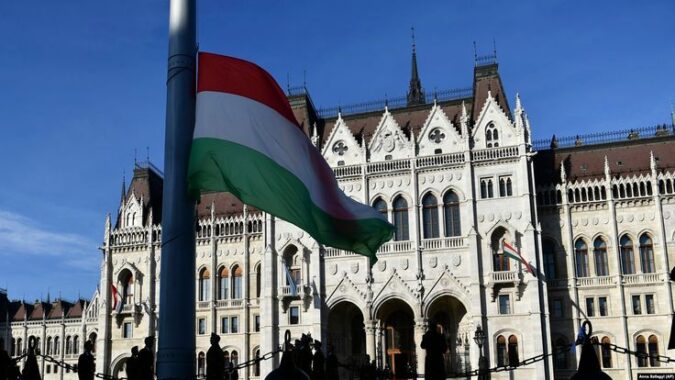 Угорщина знову заблокувала просування України до ЄС, повідомляє Politico