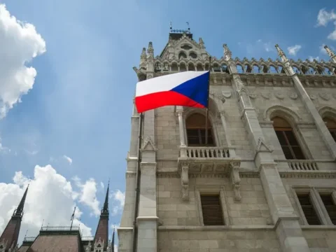 У Чехії депутат ініціює позбавлення Зеленського ордена Білого Лева через назву підрозділу «Героїв УПА»
