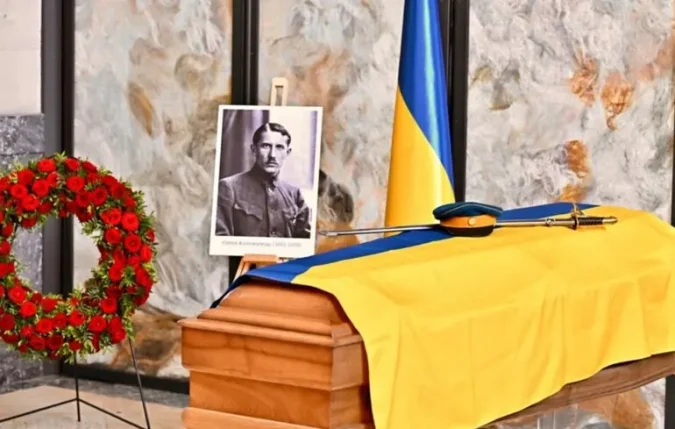 Прах засновника ОУН Євгена Коновальця повернуть в Україну: останки ексгумували в Нідерландах