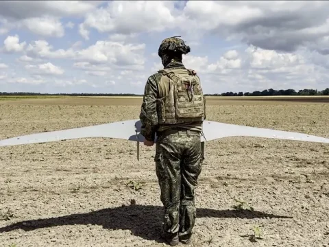 На Херсонщині окупанти посилили дронове «полювання» на цивільні авто: попередили про загрозу ударів