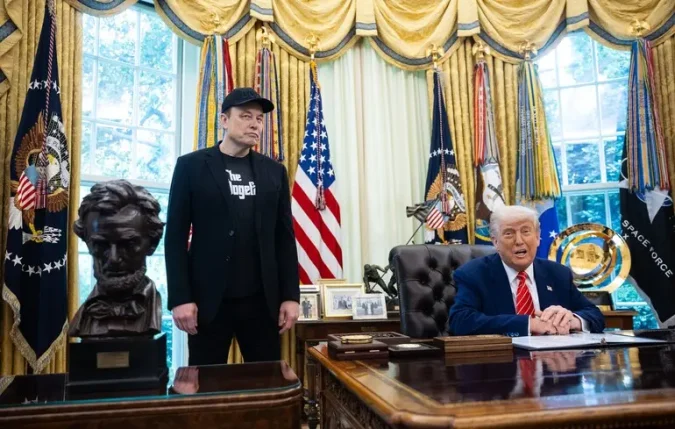 Декларація Трампа: Інвестиція у SpaceX Ілона Маска викликає питання про конфлікт інтересів